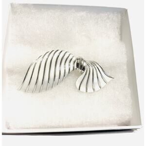 Crown Trifari Vintage White Enamel and Silver Tone Ribbon Bow Brooch Vintage